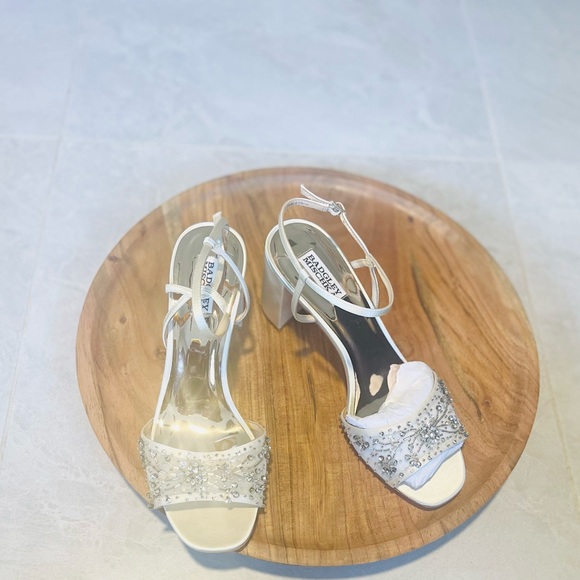 Authentic Badgley Mischka - Picture 7 of 11